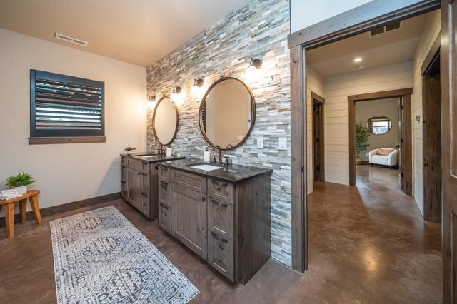 11411 N Nine Mile Rd, Nine Mile Falls, WA 99026