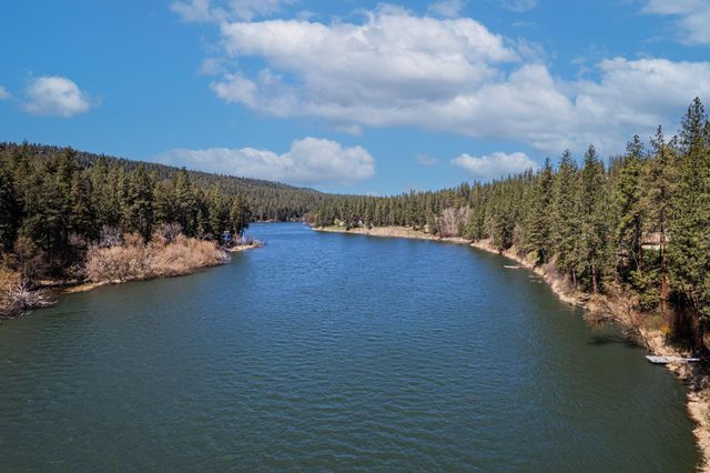 11411 N Nine Mile Rd, Nine Mile Falls, WA 99026