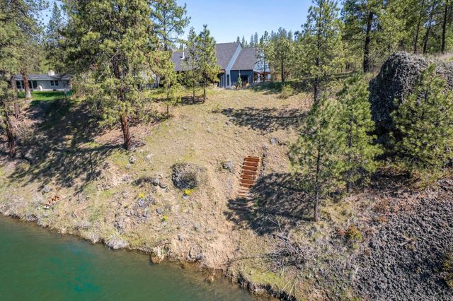 11411 N Nine Mile Rd, Nine Mile Falls, WA 99026