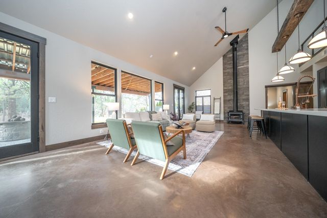 11411 N Nine Mile Rd, Nine Mile Falls, WA 99026