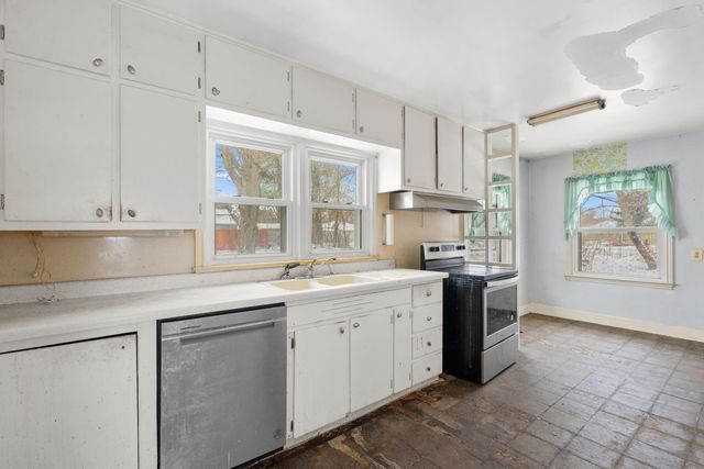 5043 Evans Street, Portage City, MI 49002