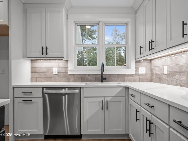 135 Indian Trail, Beaufort, NC 28516