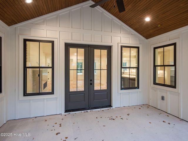 135 Indian Trail, Beaufort, NC 28516