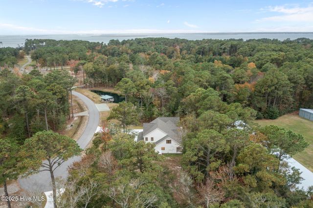 135 Indian Trail, Beaufort, NC 28516