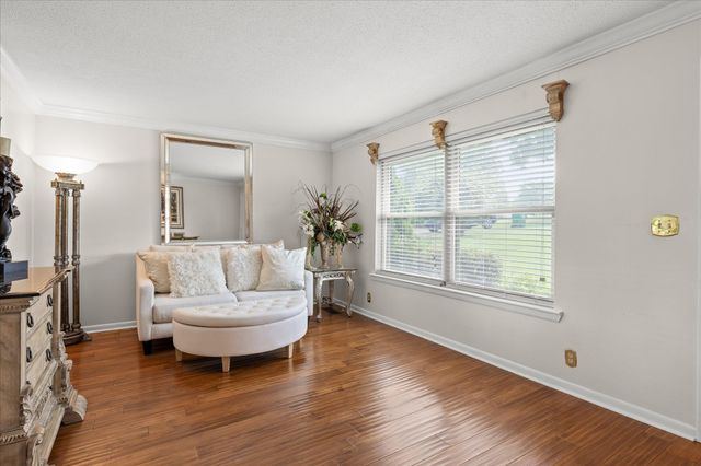 74 Kriswood Drive, Rossville, GA 30741