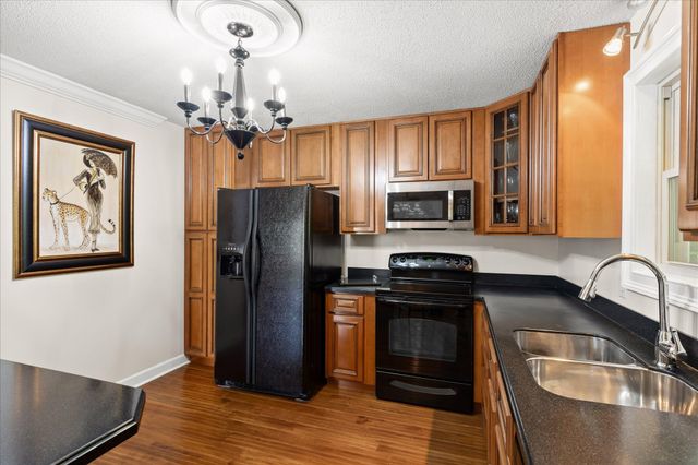 74 Kriswood Drive, Rossville, GA 30741