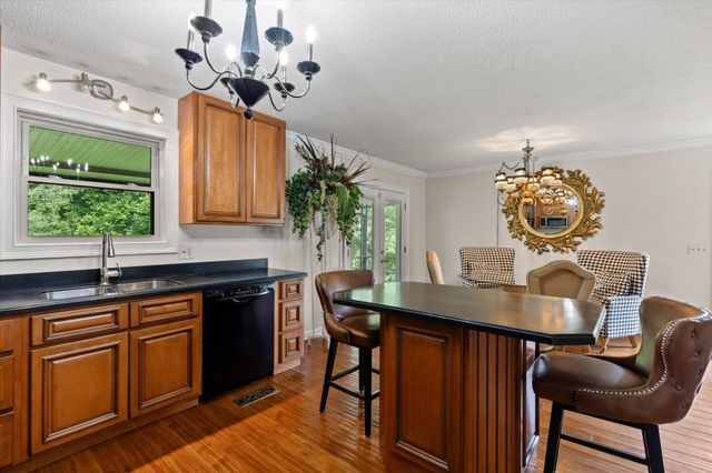 74 Kriswood Drive, Rossville, GA 30741