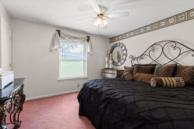 74 Kriswood Drive, Rossville, GA 30741
