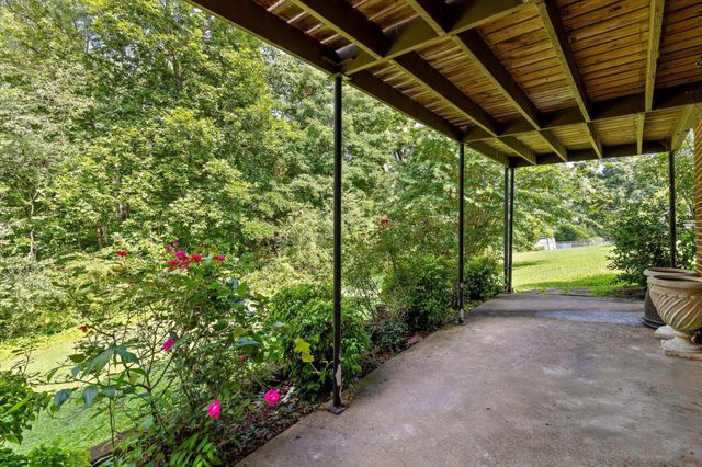 74 Kriswood Drive, Rossville, GA 30741