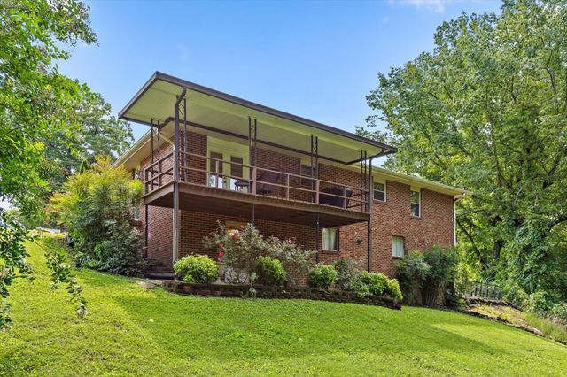 74 Kriswood Drive, Rossville, GA 30741