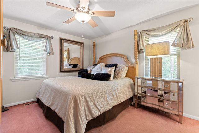 74 Kriswood Drive, Rossville, GA 30741