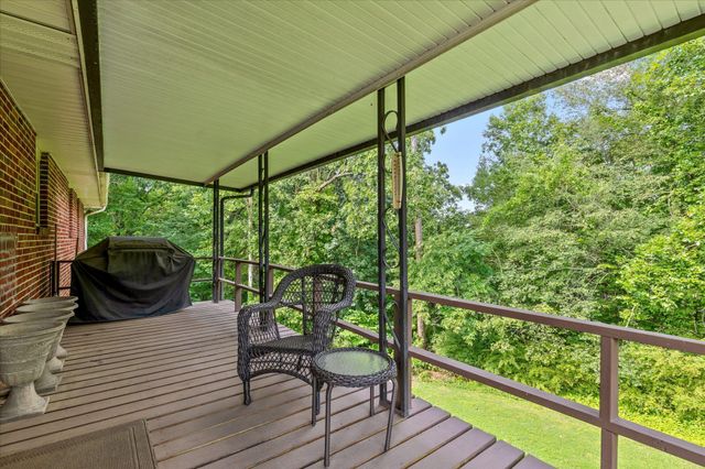 74 Kriswood Drive, Rossville, GA 30741
