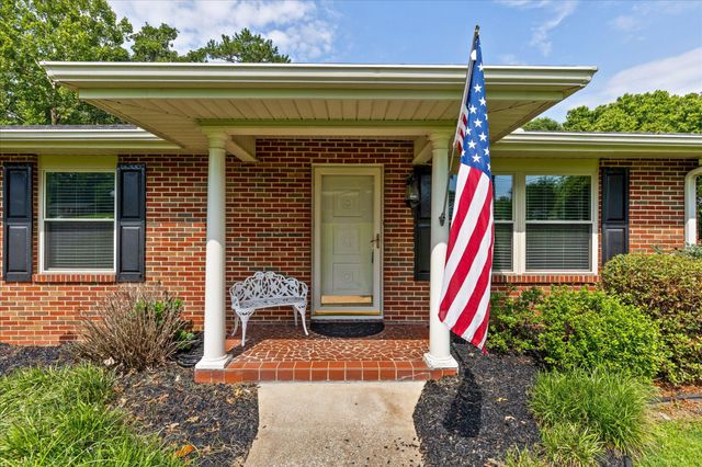 74 Kriswood Drive, Rossville, GA 30741