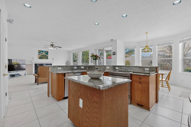 11209 Desert Classic Lane NE, Albuquerque, NM 87111