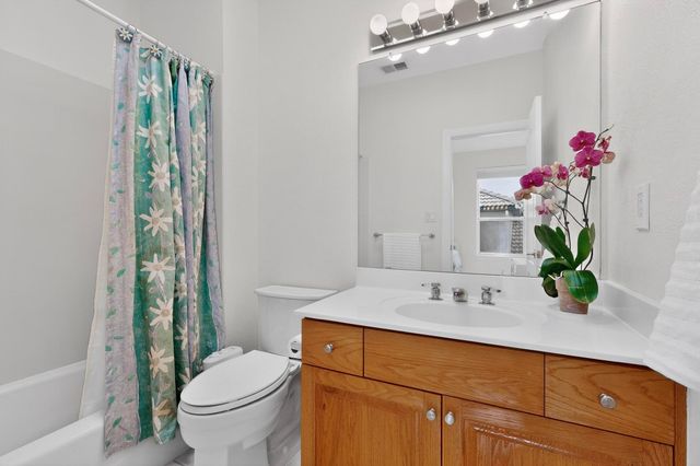 11209 Desert Classic Lane NE, Albuquerque, NM 87111