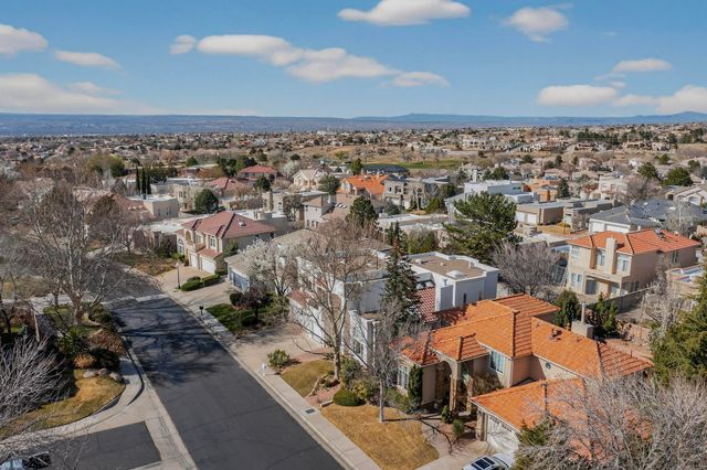 11209 Desert Classic Lane NE, Albuquerque, NM 87111