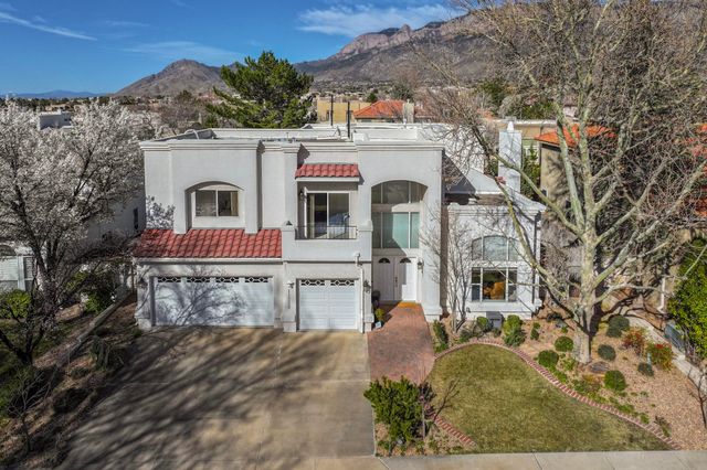 11209 Desert Classic Lane NE, Albuquerque, NM 87111