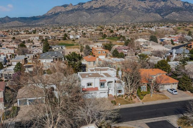 11209 Desert Classic Lane NE, Albuquerque, NM 87111