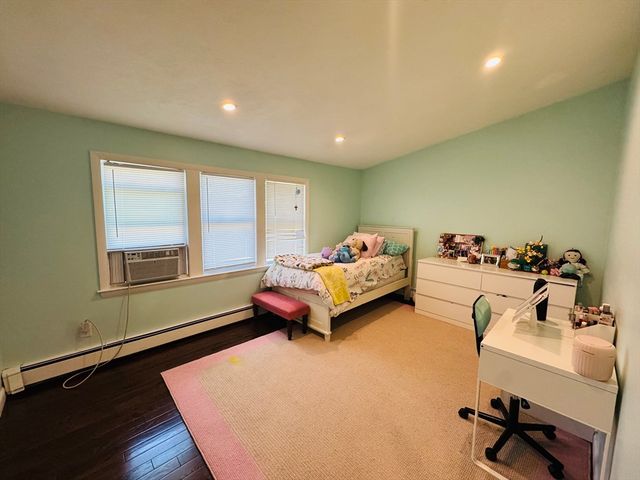 7 Thomas Dr, Framingham, MA 01701