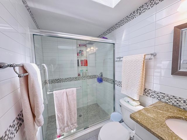 7 Thomas Dr, Framingham, MA 01701