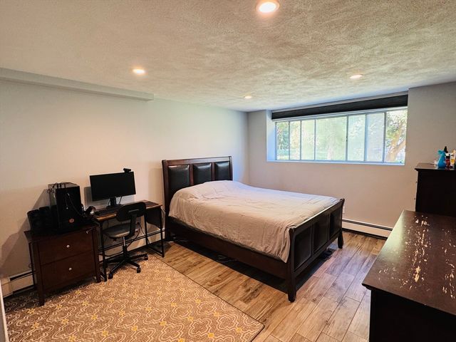 7 Thomas Dr, Framingham, MA 01701