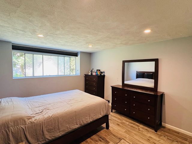 7 Thomas Dr, Framingham, MA 01701