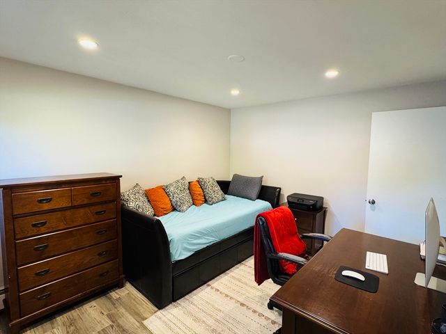 7 Thomas Dr, Framingham, MA 01701