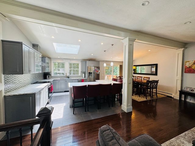 7 Thomas Dr, Framingham, MA 01701