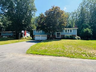 7 Thomas Dr, Framingham, MA 01701