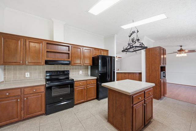 685 Centerwood Road, Williston, SC 29853