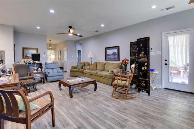 401 Carter Road, Italy, TX 76651