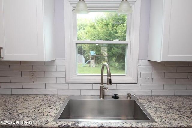 512 Hickory Rd, Lawrenceburg, KY 40342