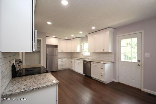 512 Hickory Rd, Lawrenceburg, KY 40342