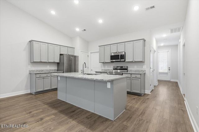 107 Gray Wolf Way, Lenoir City, TN 37771