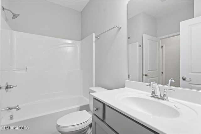 107 Gray Wolf Way, Lenoir City, TN 37771