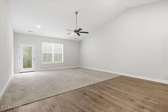 107 Gray Wolf Way, Lenoir City, TN 37771