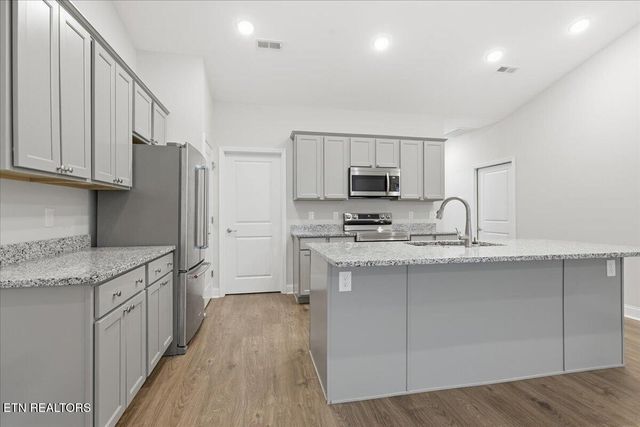 107 Gray Wolf Way, Lenoir City, TN 37771