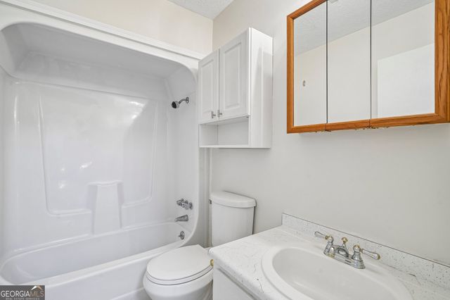 714 Longleaf Drive, Lawrenceville, GA 30046