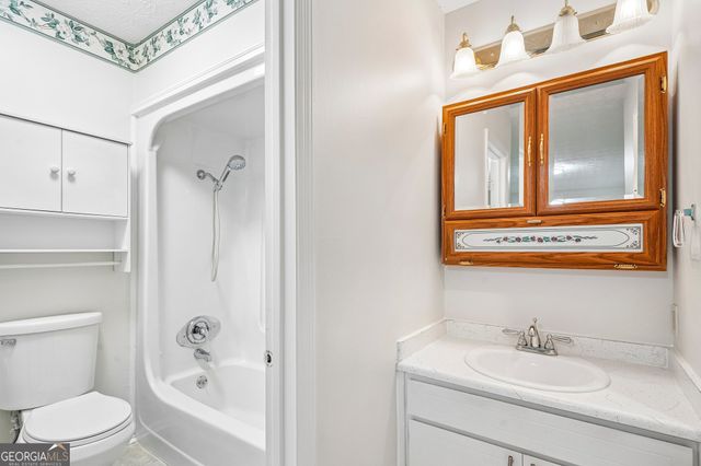 714 Longleaf Drive, Lawrenceville, GA 30046