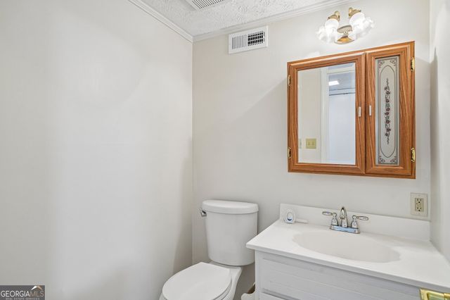 714 Longleaf Drive, Lawrenceville, GA 30046