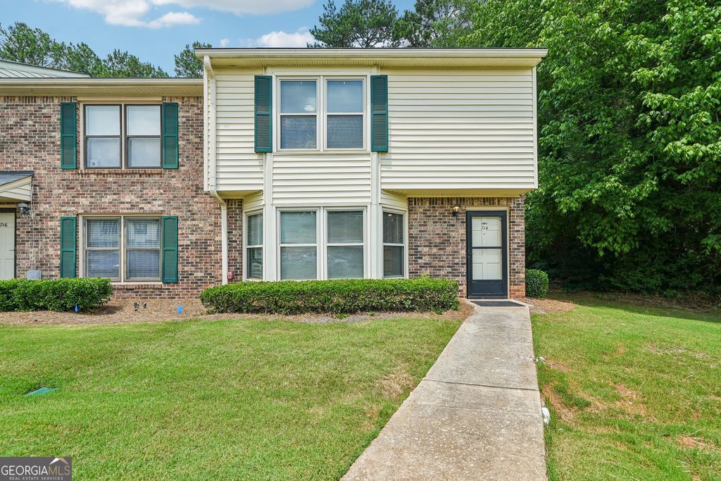 714 Longleaf Drive, Lawrenceville, GA 30046