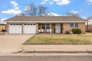 802 NW 9th St, Andrews, TX 79714