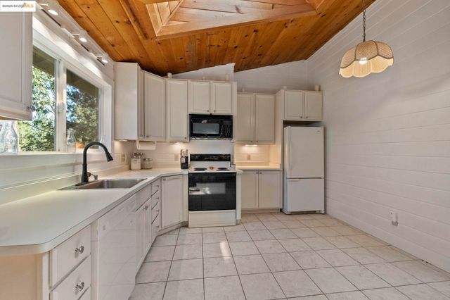 24129 Awahanee Rd., Sonora, CA 95370