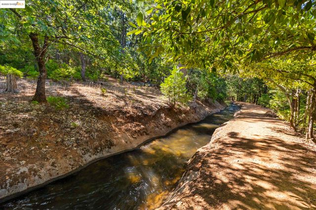 24129 Awahanee Rd., Sonora, CA 95370