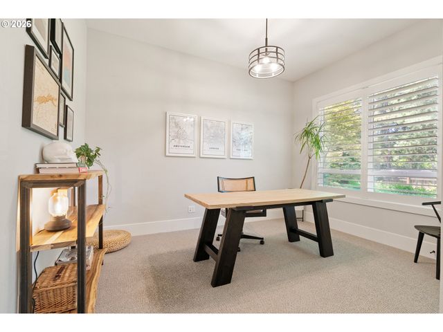17484 BRYANT Rd, Lake Oswego, OR 97035