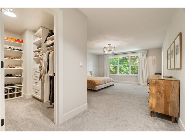 17484 BRYANT Rd, Lake Oswego, OR 97035