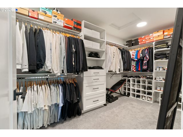 17484 BRYANT Rd, Lake Oswego, OR 97035