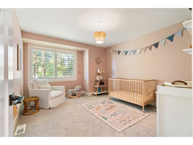 17484 BRYANT Rd, Lake Oswego, OR 97035