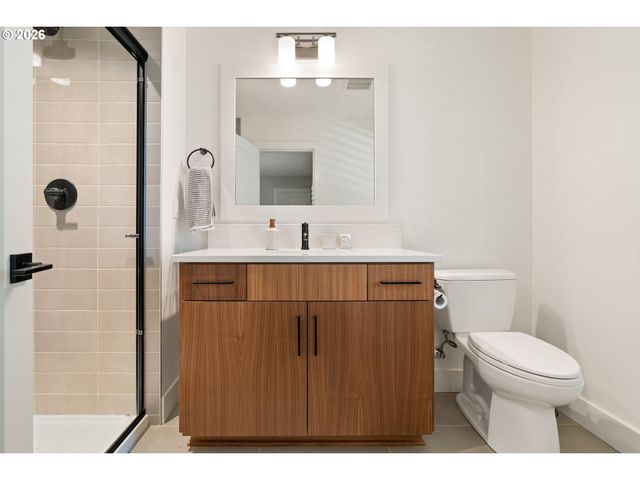 17484 BRYANT Rd, Lake Oswego, OR 97035