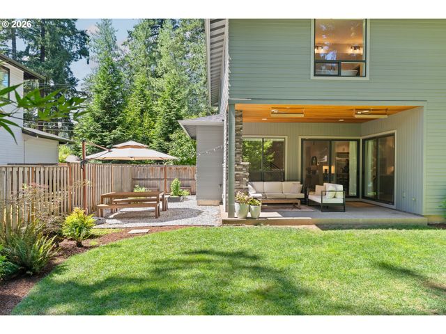 17484 BRYANT Rd, Lake Oswego, OR 97035